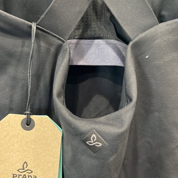 NWT Prana Layna Bra Tank in black - Picture 3 of 5